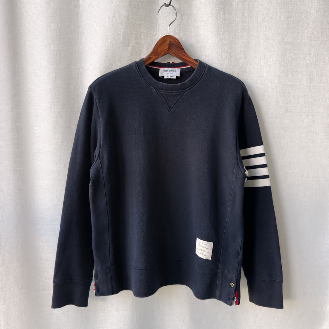 톰브라운 클래식 루프백 4-바 스웨트셔츠 네이비 5사이즈 상품이미지1