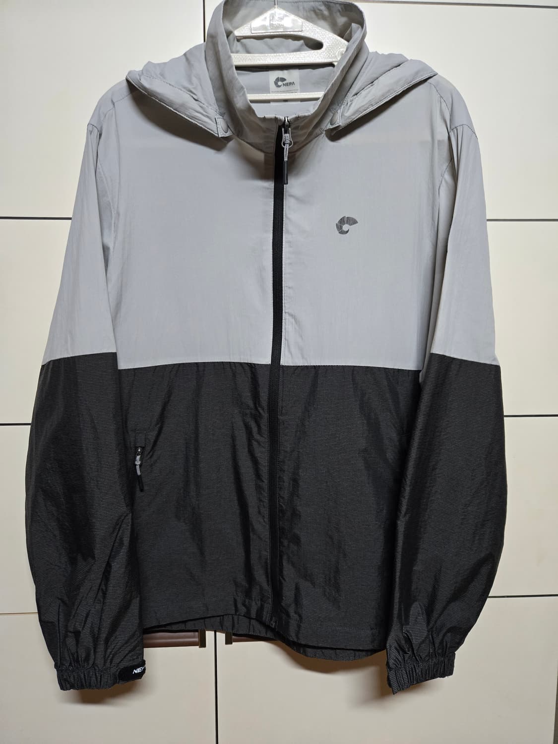 네파 남성 투톤 초경량 바람막이 점퍼(100사이즈) 상품이미지1