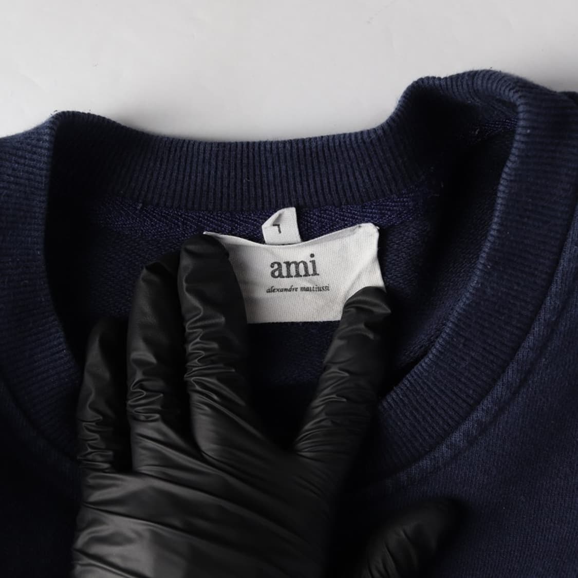 AMI 스몰 하트 로고 네이비 맨투맨 L 상품이미지5