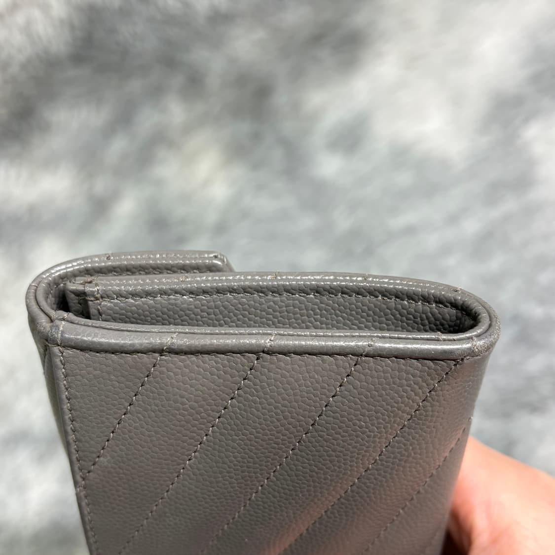 입생로랑 엔벨로프 반지갑 그레이 상품이미지4