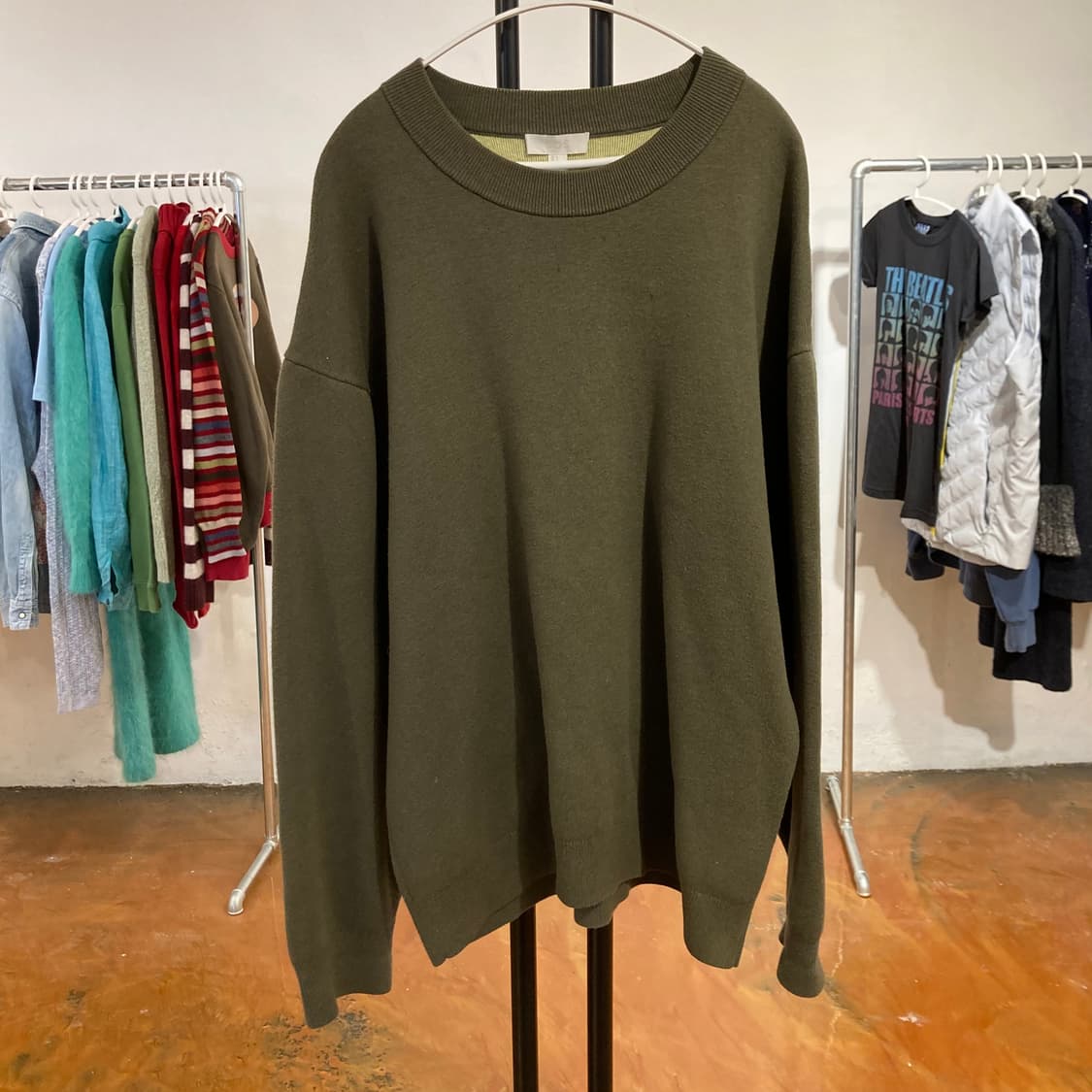 코스(COS) 카키 오버핏 맨투맨 상품이미지1