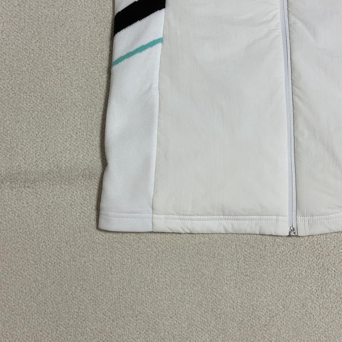 까스텔바작 니트 배색 방풍안감 패딩 조끼 상품이미지3