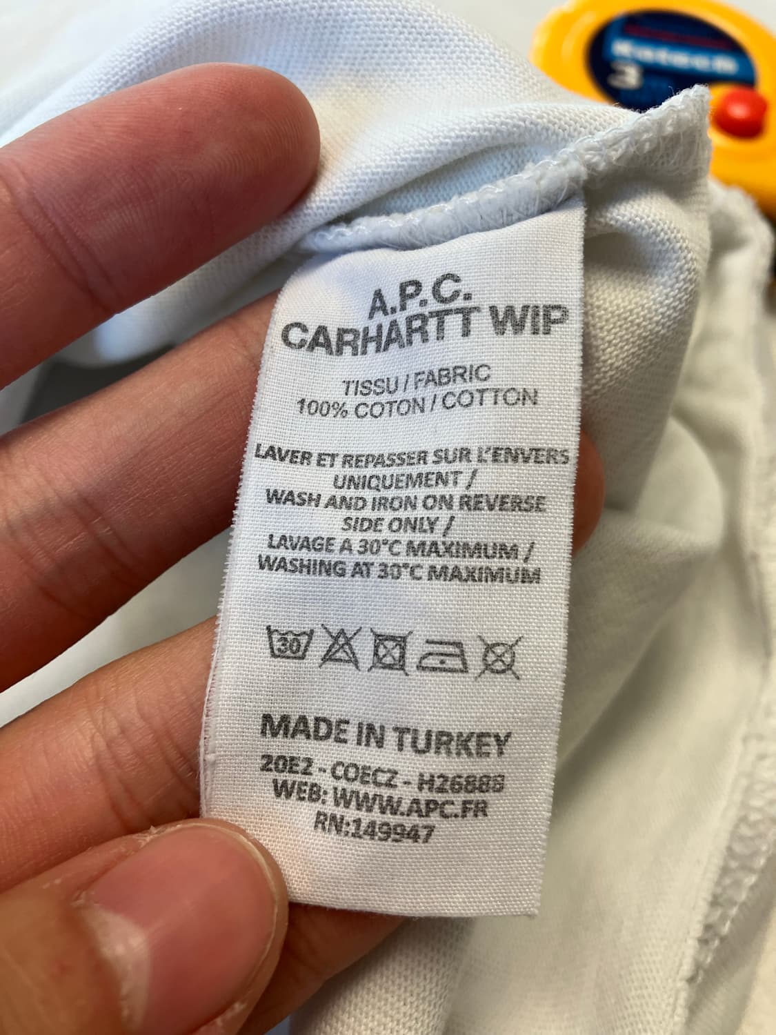 칼하트 WIP X A.P.C. 콜라보 티셔츠 화이트 상품이미지4