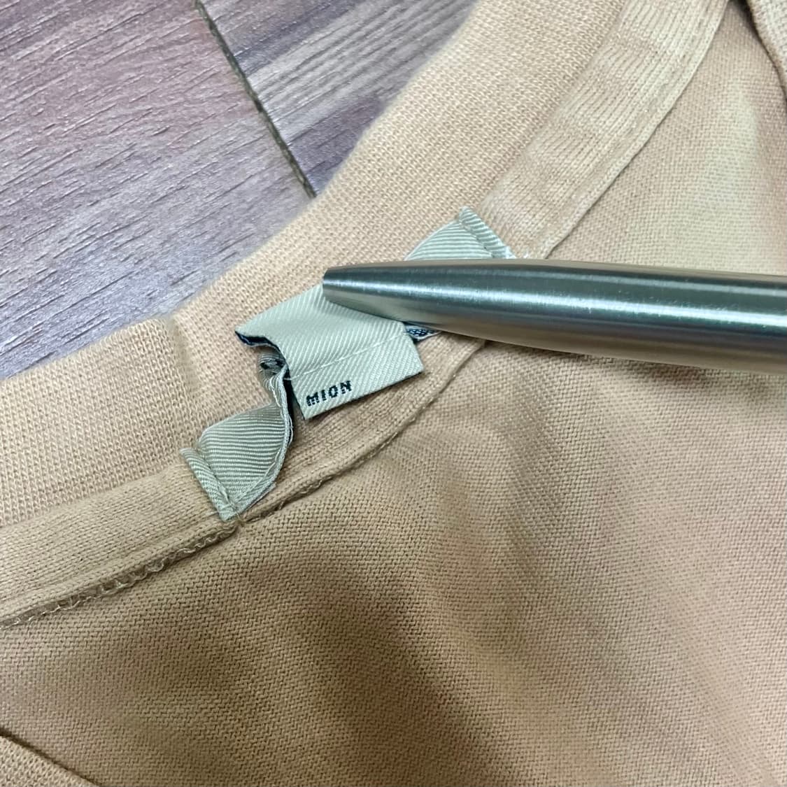 올드 버버리 런던 노바 체크 숄더 브이넥 베이지 반팔 빈팔티 티셔츠 m 상품이미지4