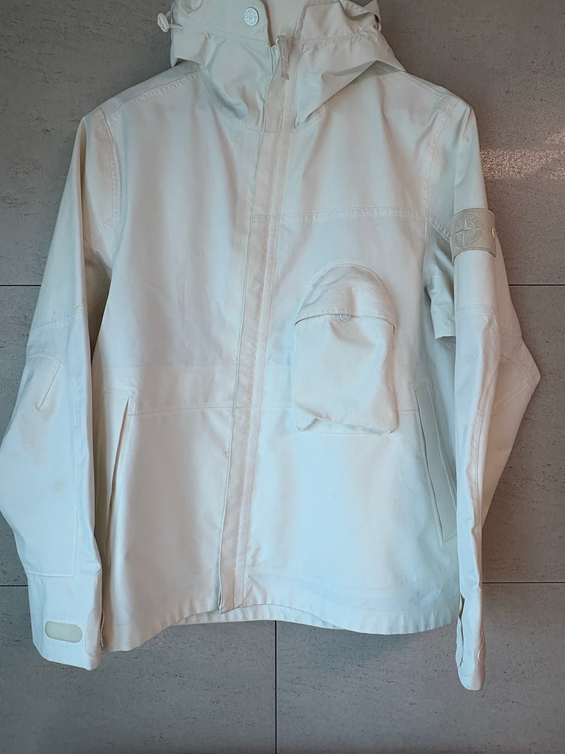 스톤아일랜드 고스트피스 탱크쉴드 상품이미지1