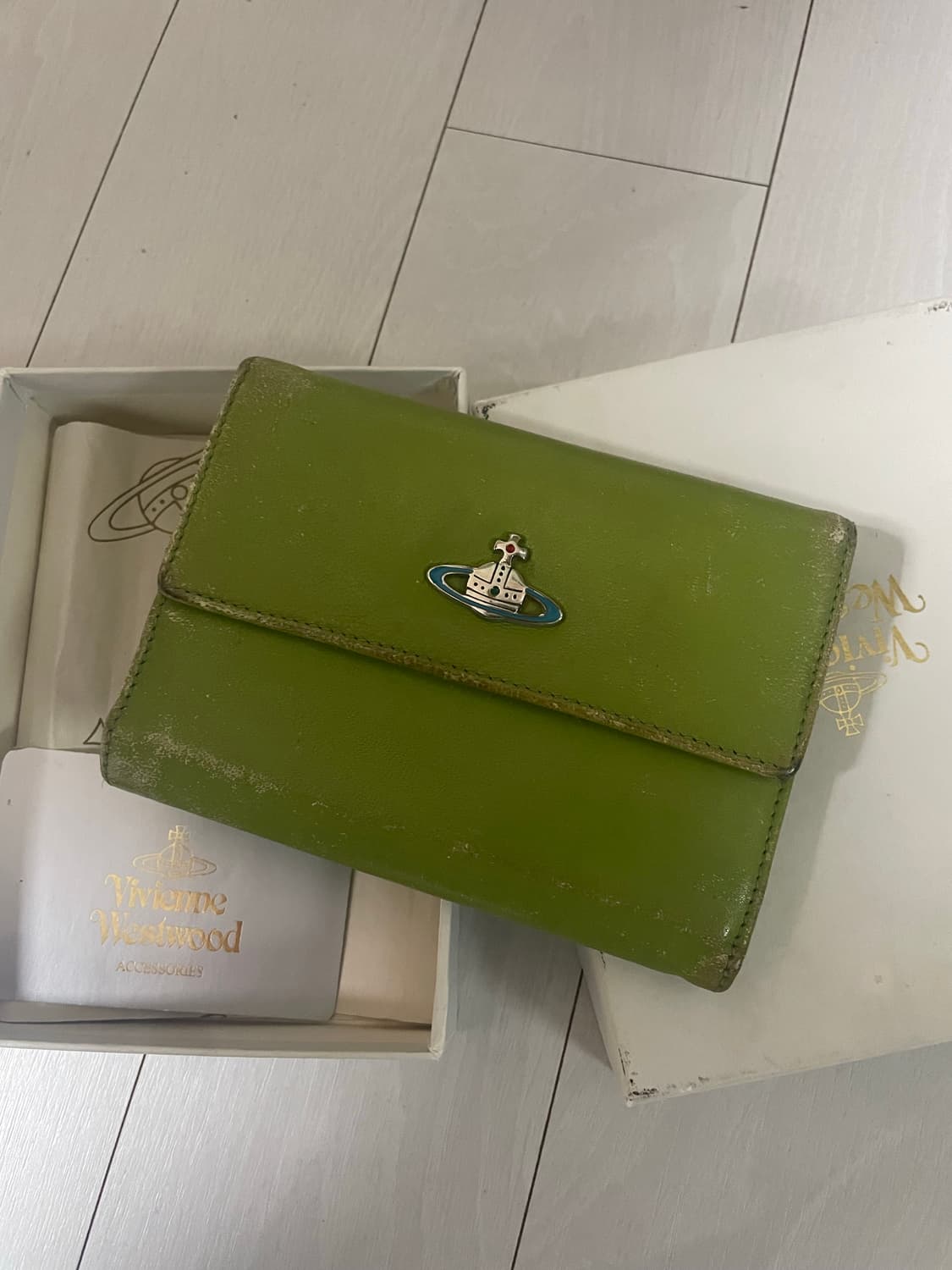 비비안웨스트우드 올리브 지갑🫒🫒 상품이미지4