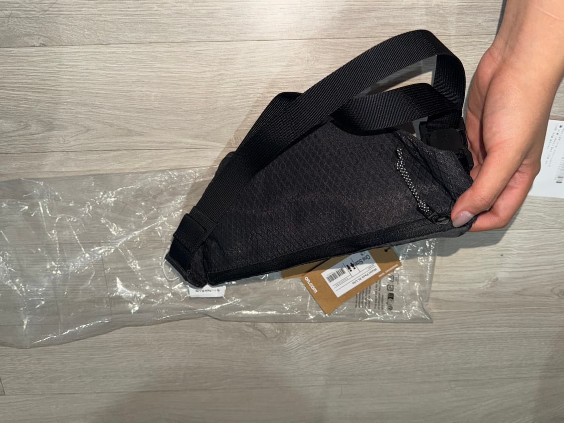 온러닝 웨이스트백 라이트블랙  새상품 상품이미지2