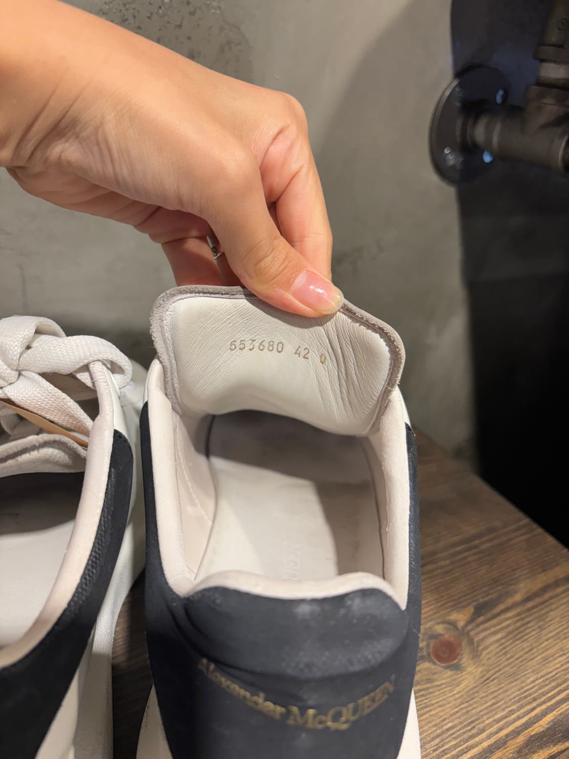 알렉산더맥퀸 오버솔 흰검 상품이미지6
