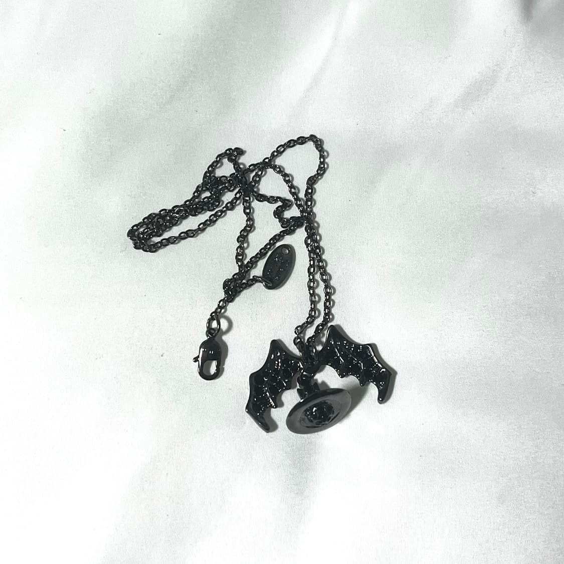 비비안웨스트우드 박쥐 목걸이 상품이미지1