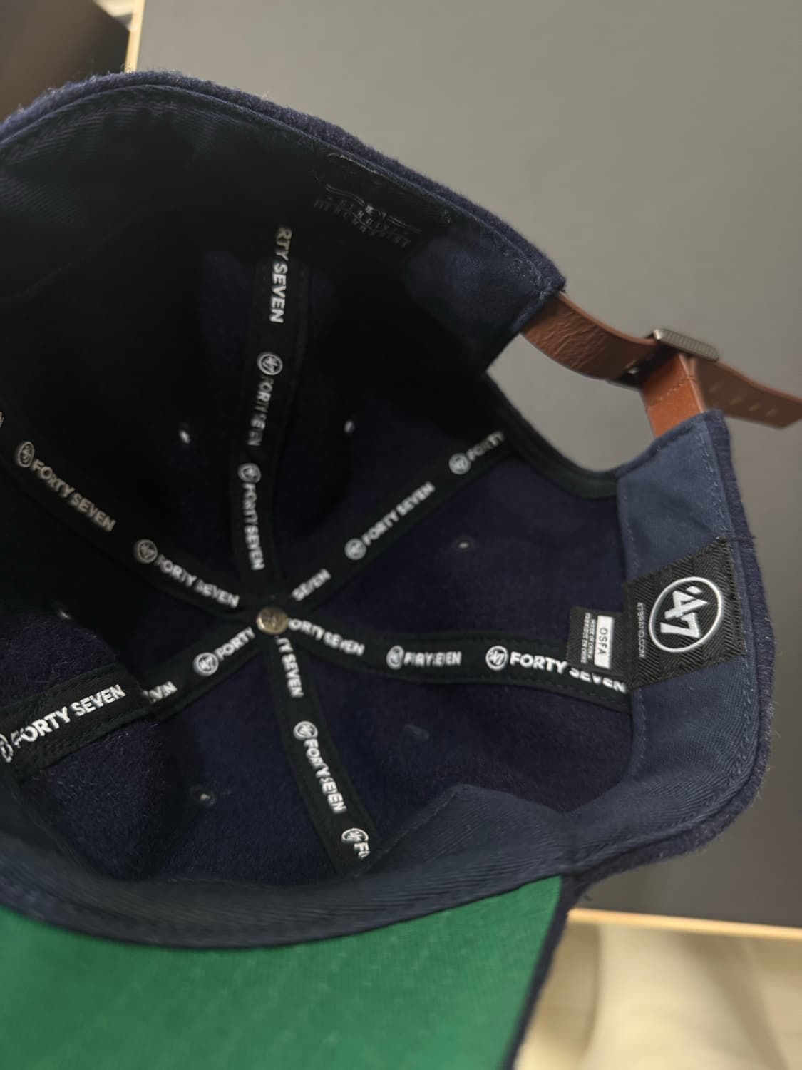 뉴에라 네이비 그린 배색 울 볼캡 상품이미지4