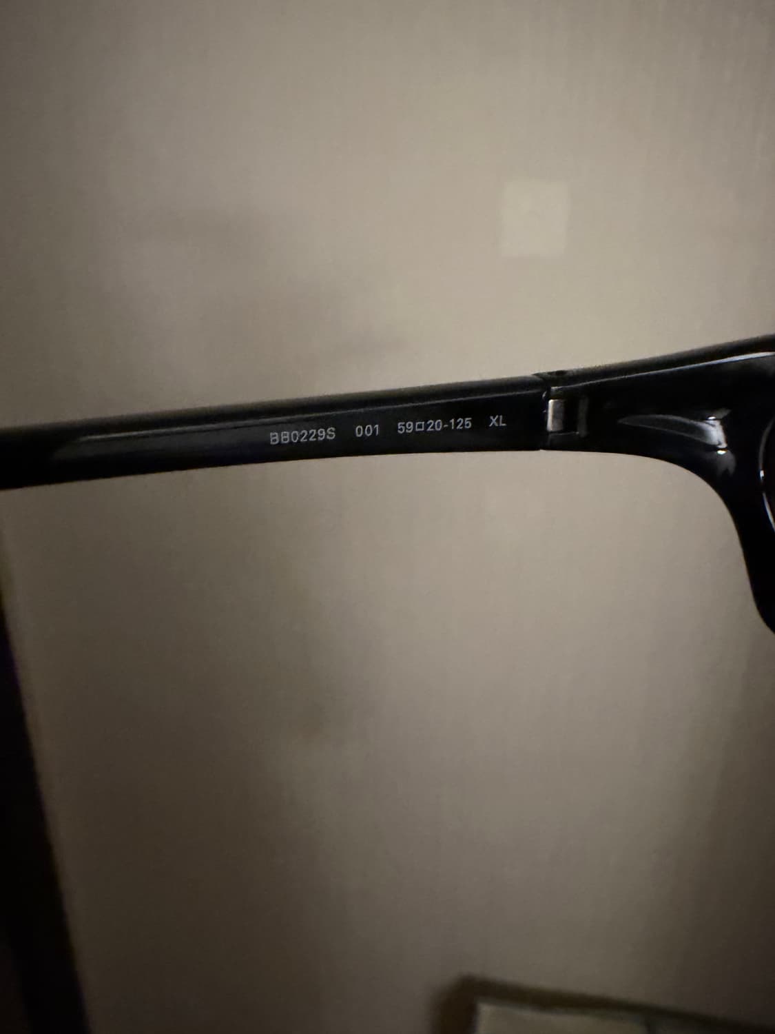 발렌시아가 배트 선글 (퍼렐착용) 상품이미지4