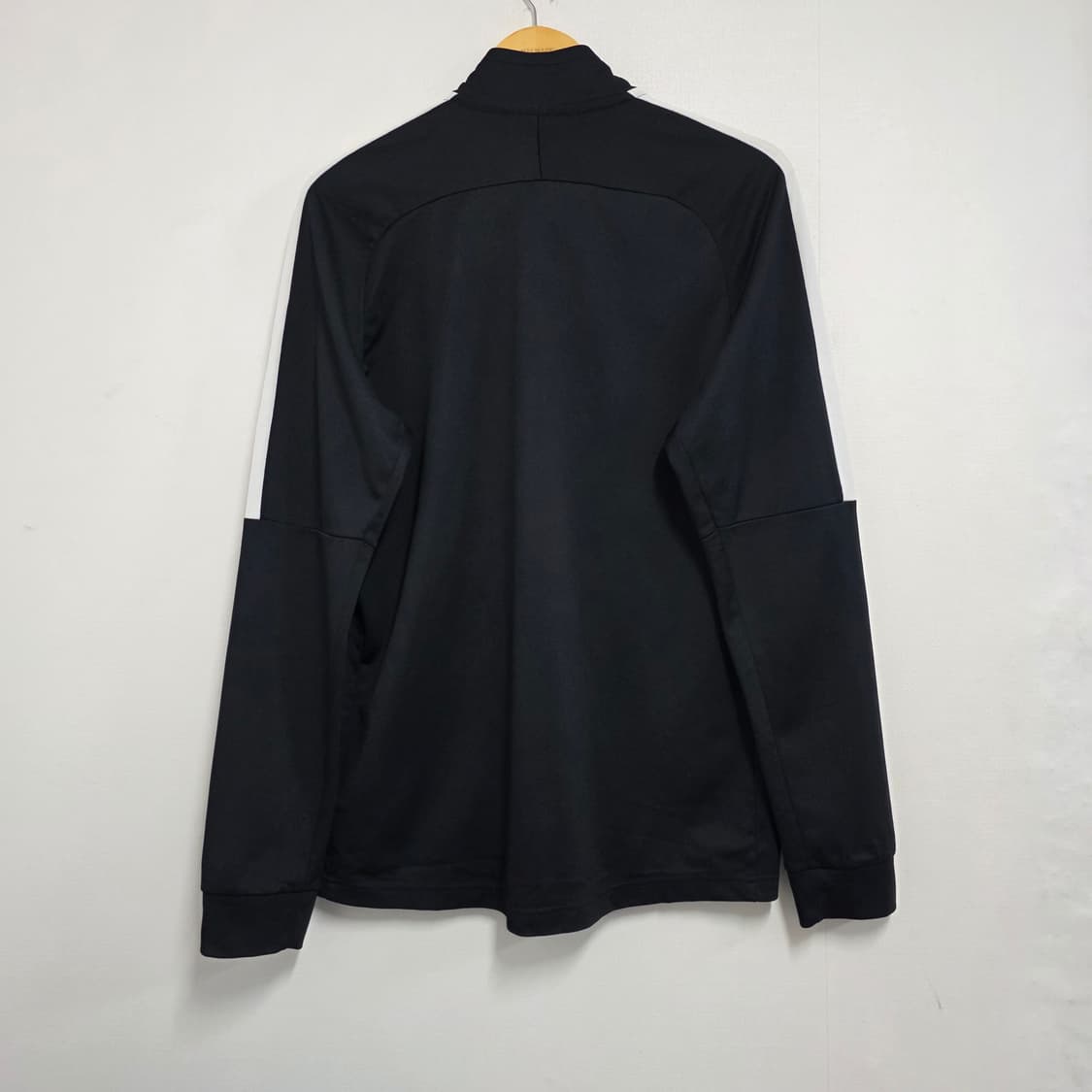 XL 105) 나이키 드라이핏 블랙 화이트 트랙탑 져지 상품이미지4