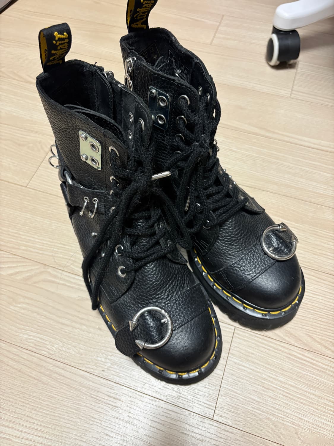 닥터마틴 제이든 피어싱 상품이미지3