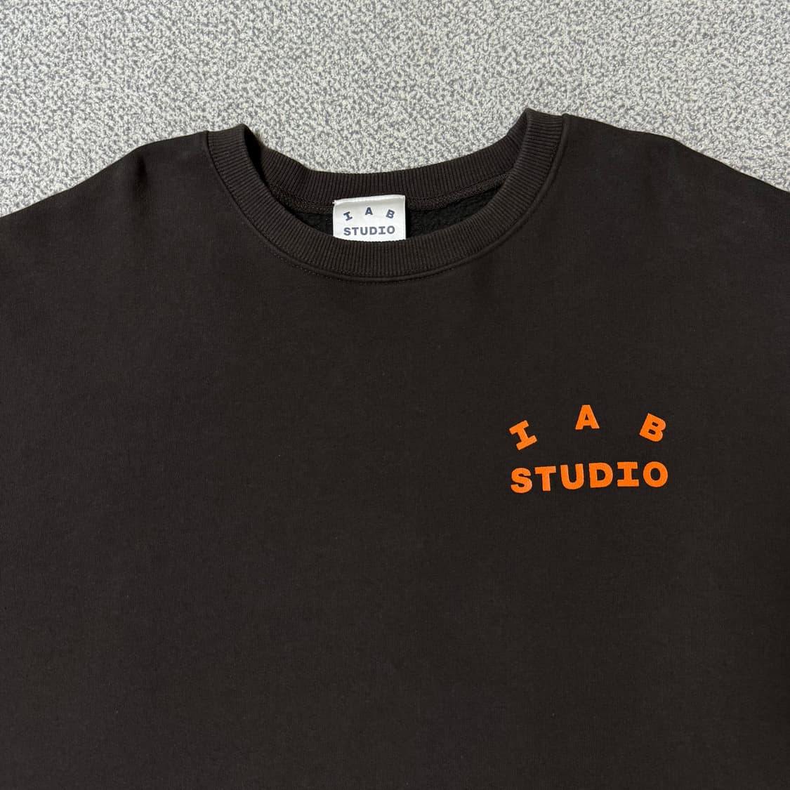 [크림가 33만원] 아이앱 x 두산 기모 맨투맨 L 상품이미지4