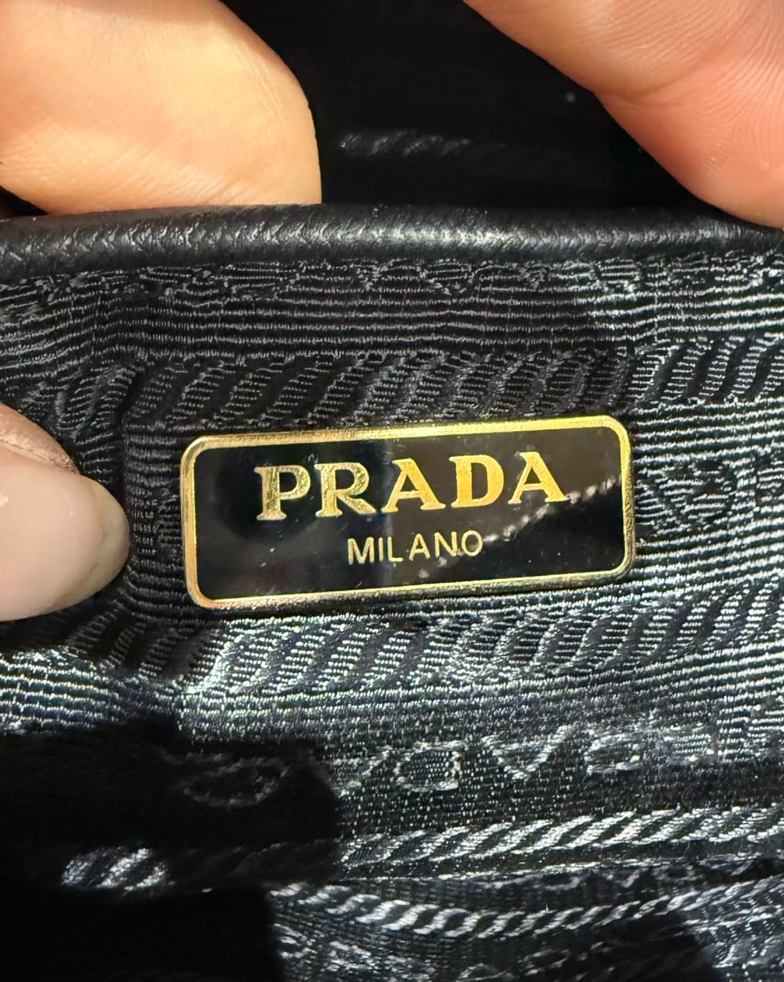 프라다 블랙 사피아노 포코노 크로스백 상품이미지8