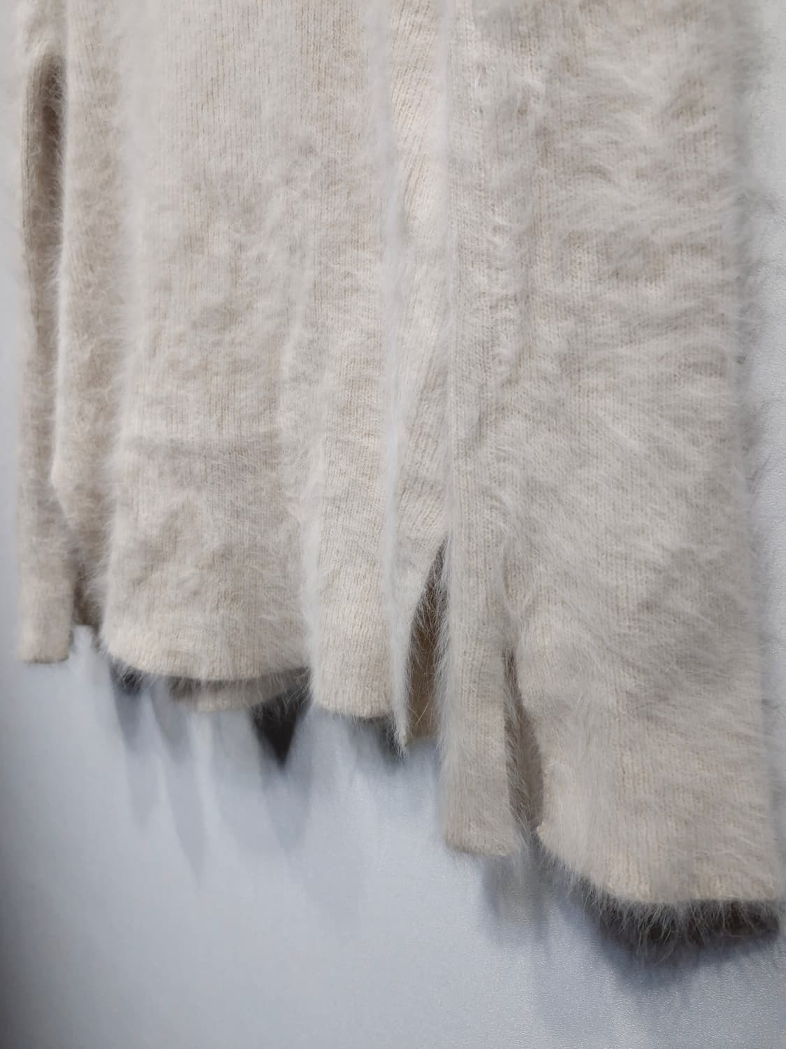 블러썸 에이치컴퍼니 앙고라 브이넥 니트(F) 상품이미지4