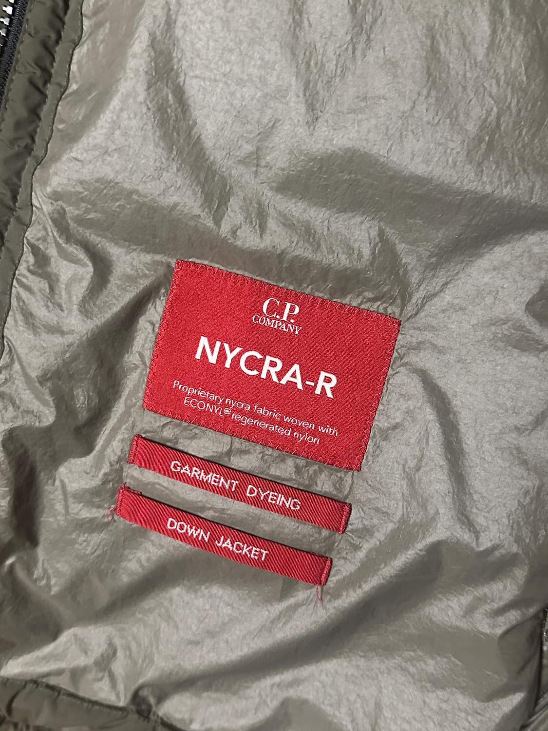 CP컴퍼니 NYCRA 다운 렌즈 패딩 자켓 13CMOW251A 상품이미지5