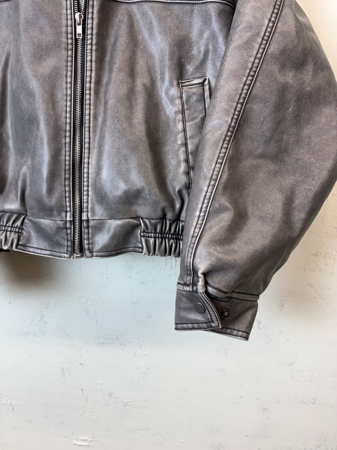 빈티지 그레이 비건레더 양털 봄버 자켓 상품이미지3