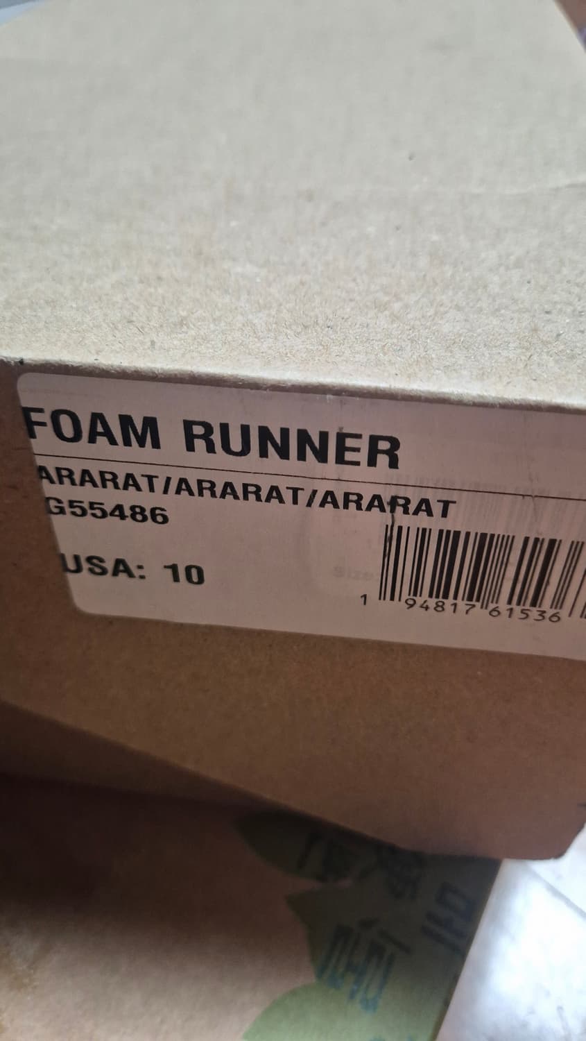 아디다스 이지 폼러너 아라랏 285 상품이미지4