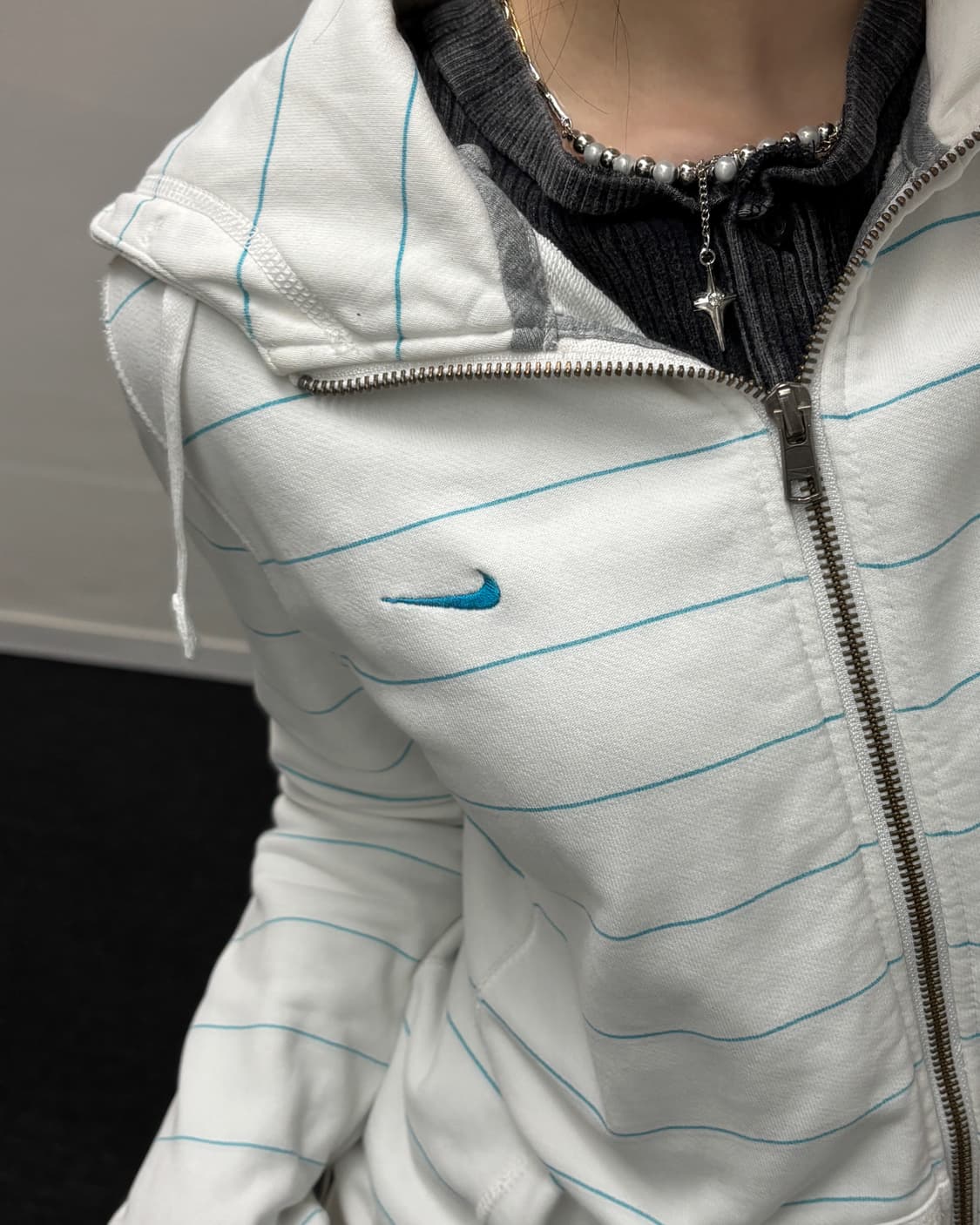 나이키 00s 스트라이프 화이트 후드집업 상품이미지3