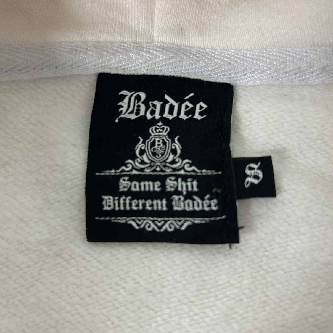 배디 치카노 타투 프린팅 화이트 후드집업 상품이미지9