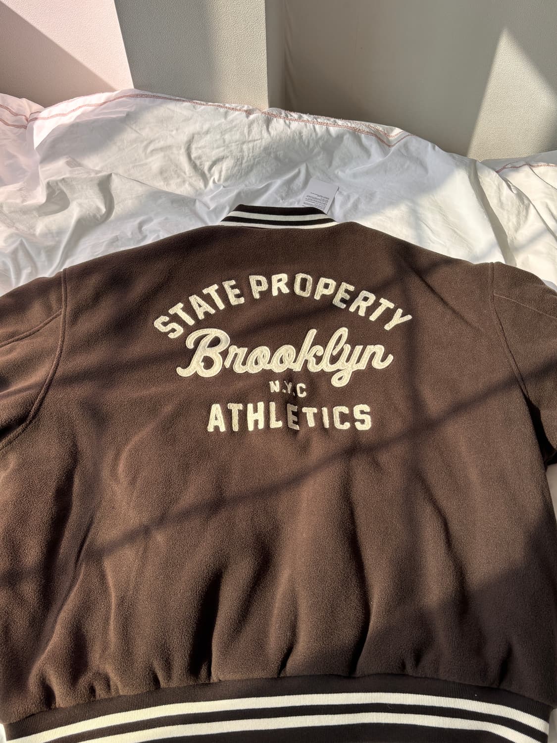 브라운 컬러감 하나 정말 잘 뽑은 스파오 바시티 자켓 L 상품이미지9