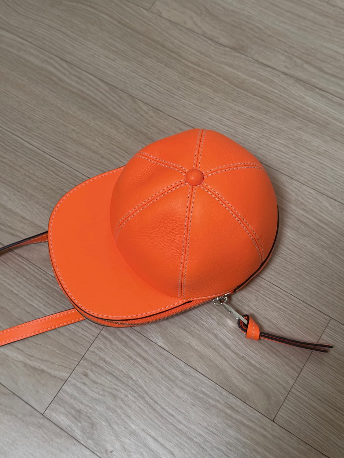 JW앤더슨 캡백 미디 (새상품급) 상품이미지4