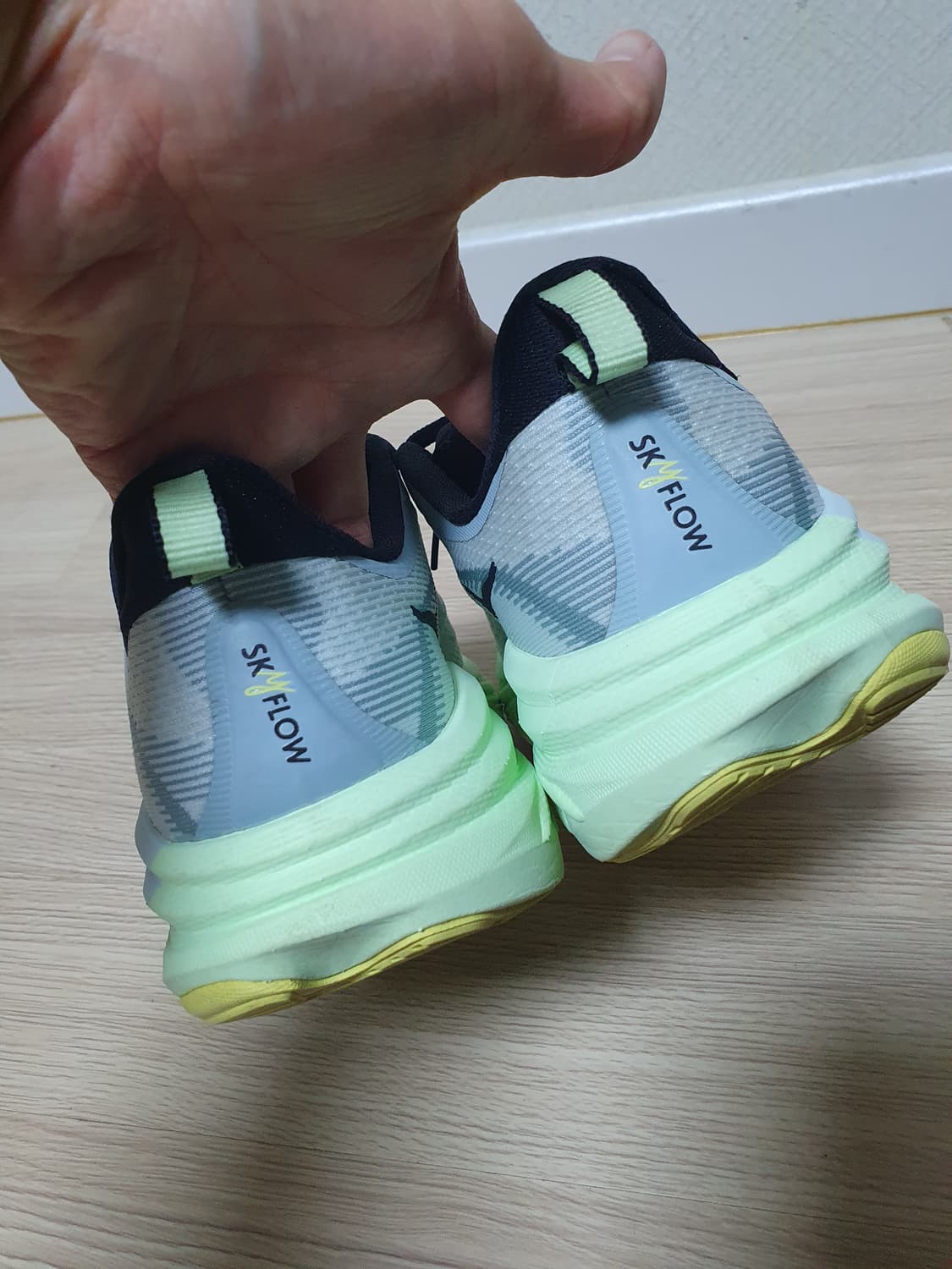 호카 스카이플로우 와이드 러닝화 265 상품이미지6