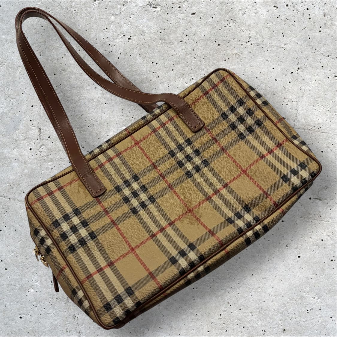 버버리 체크노바 바게트 패턴 토트백 상품이미지2