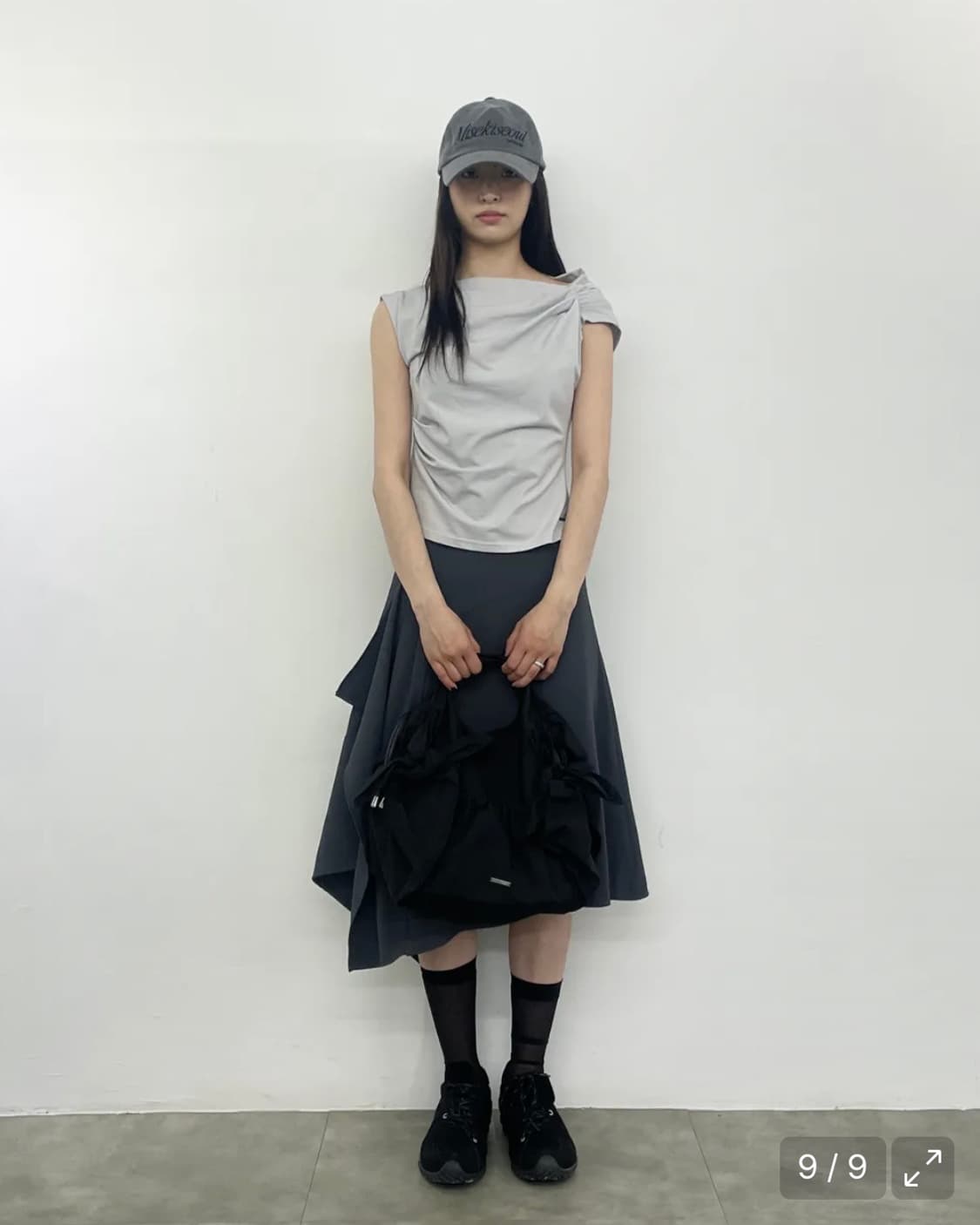 미세키서울 사이드 플리츠 미디 스커트 차콜 사이즈 상품이미지4