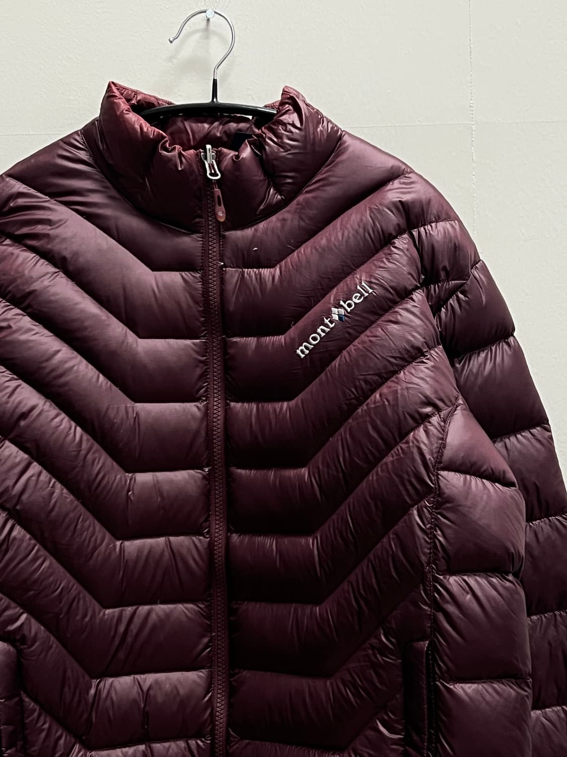 몽벨 구스다운 경량 패딩 자켓 버건디 상품이미지3