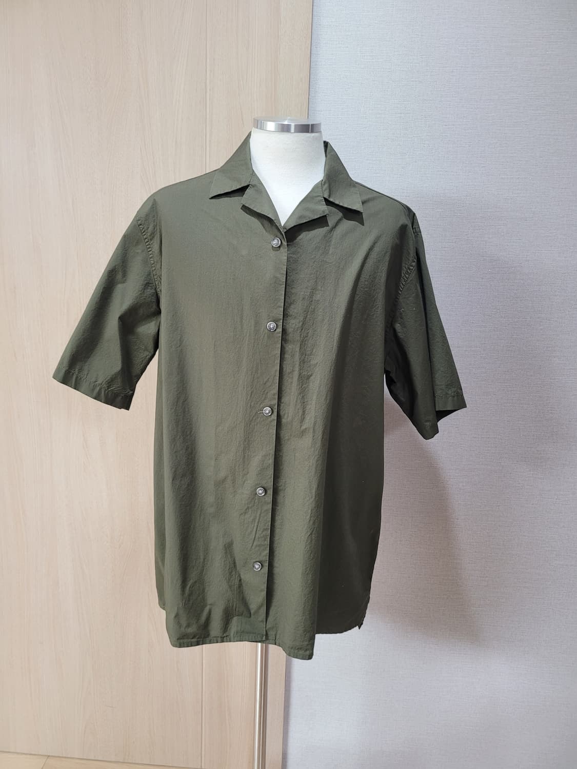 디자인유나이티드 DESIGN UNITED 남자 반팔 셔츠 110 올리브  상품이미지1