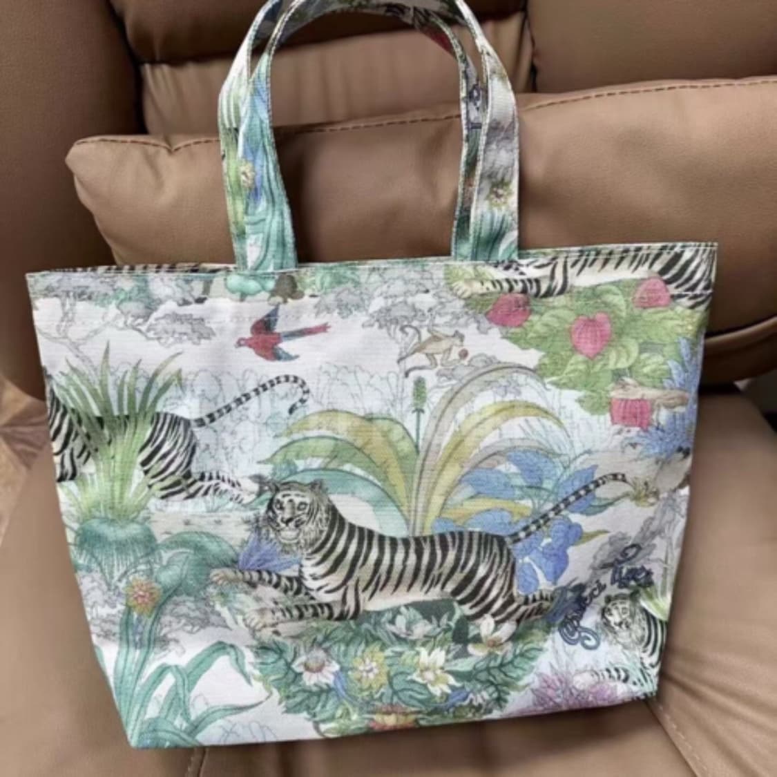 구찌뷰티 2025 타이거 에코백 기프트 토트백 상품이미지9