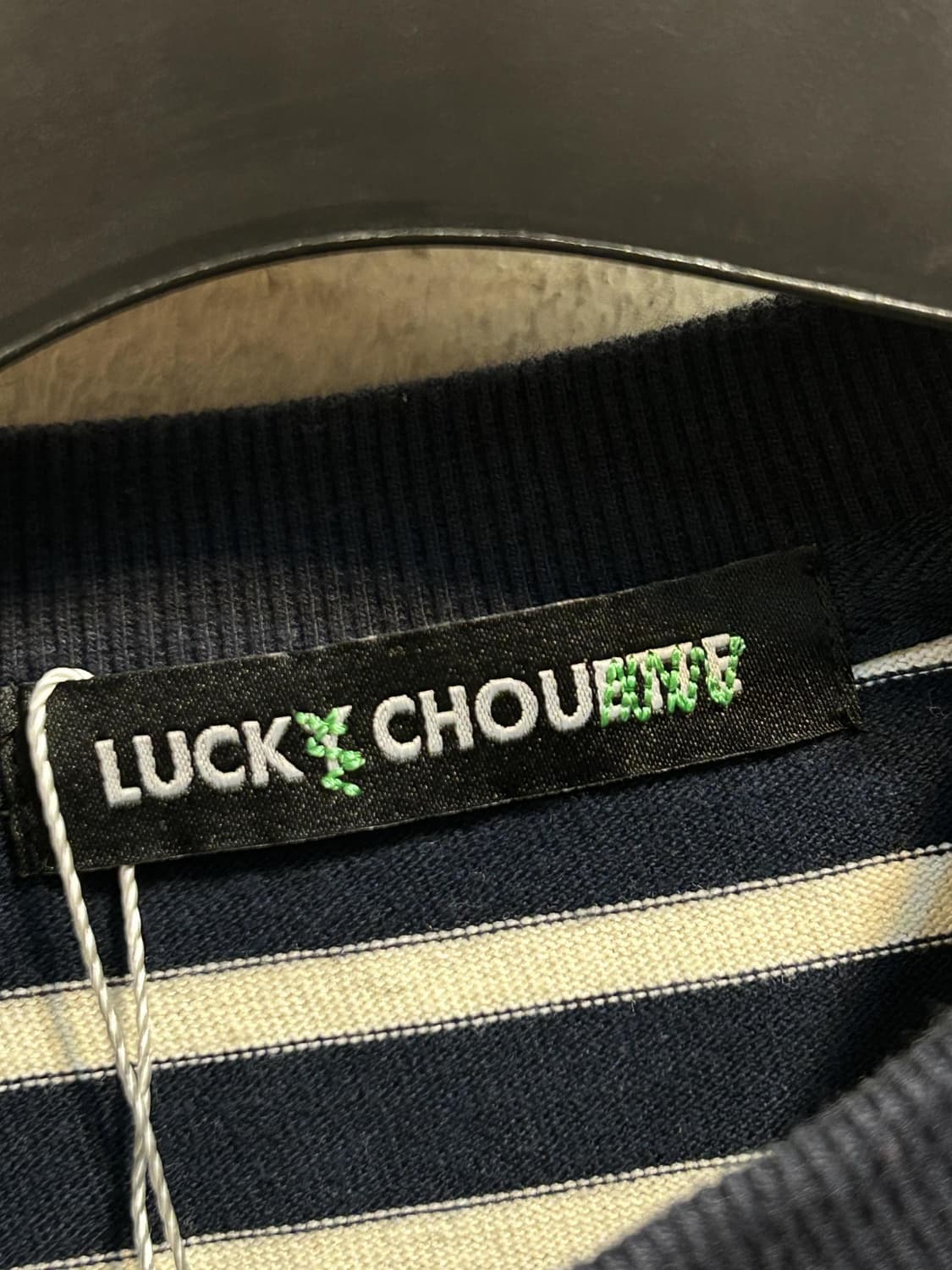 럭키슈에뜨 스트라이프 크롭 맨투맨 상품이미지6