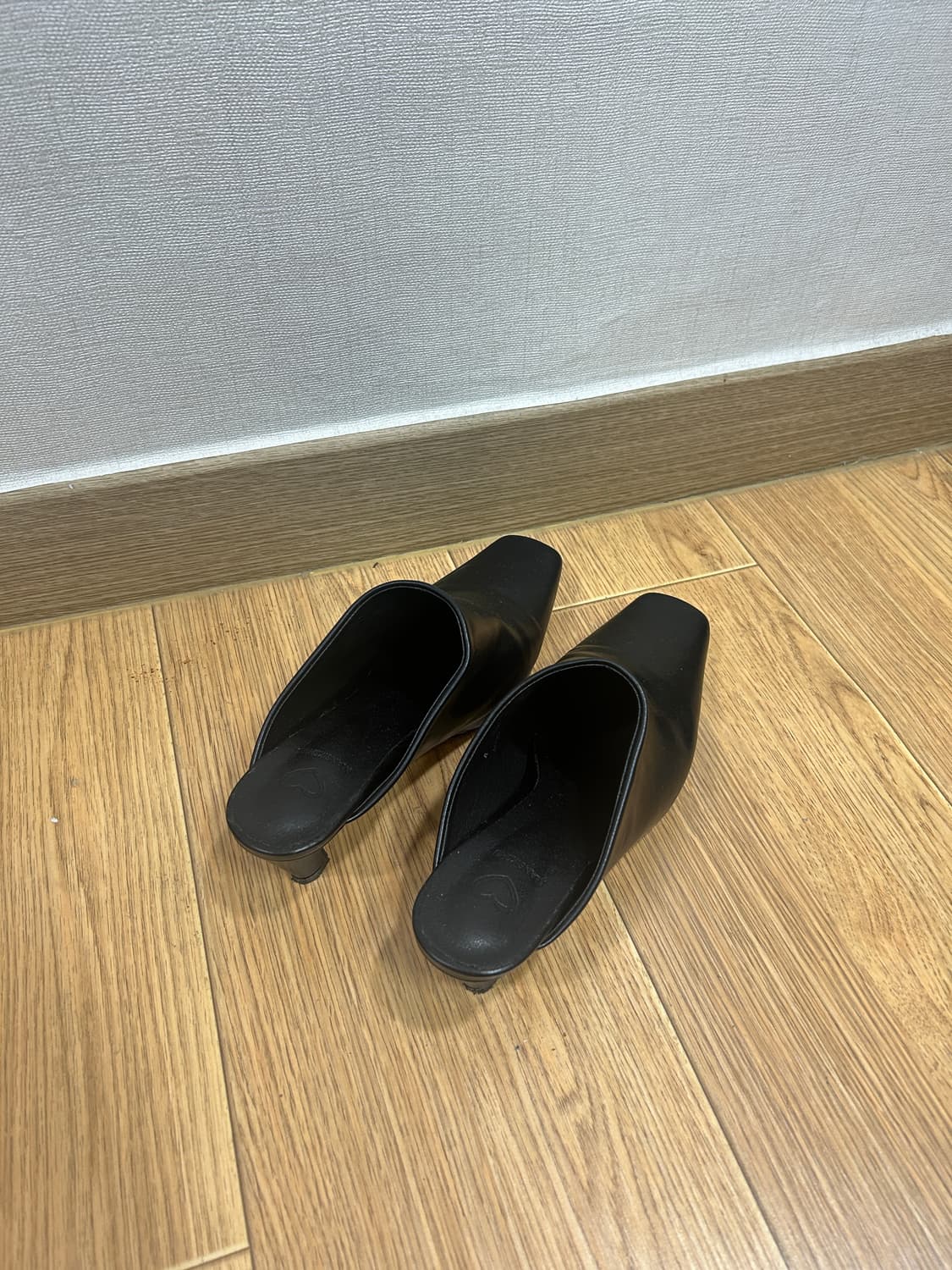 검정색 뮬 샌들 상품이미지2