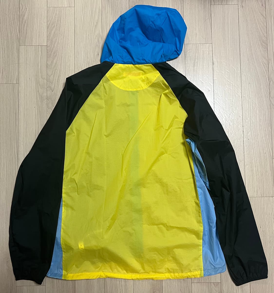 마르니(Marni)x유니클로 윈드브레이커 XL 상품이미지3
