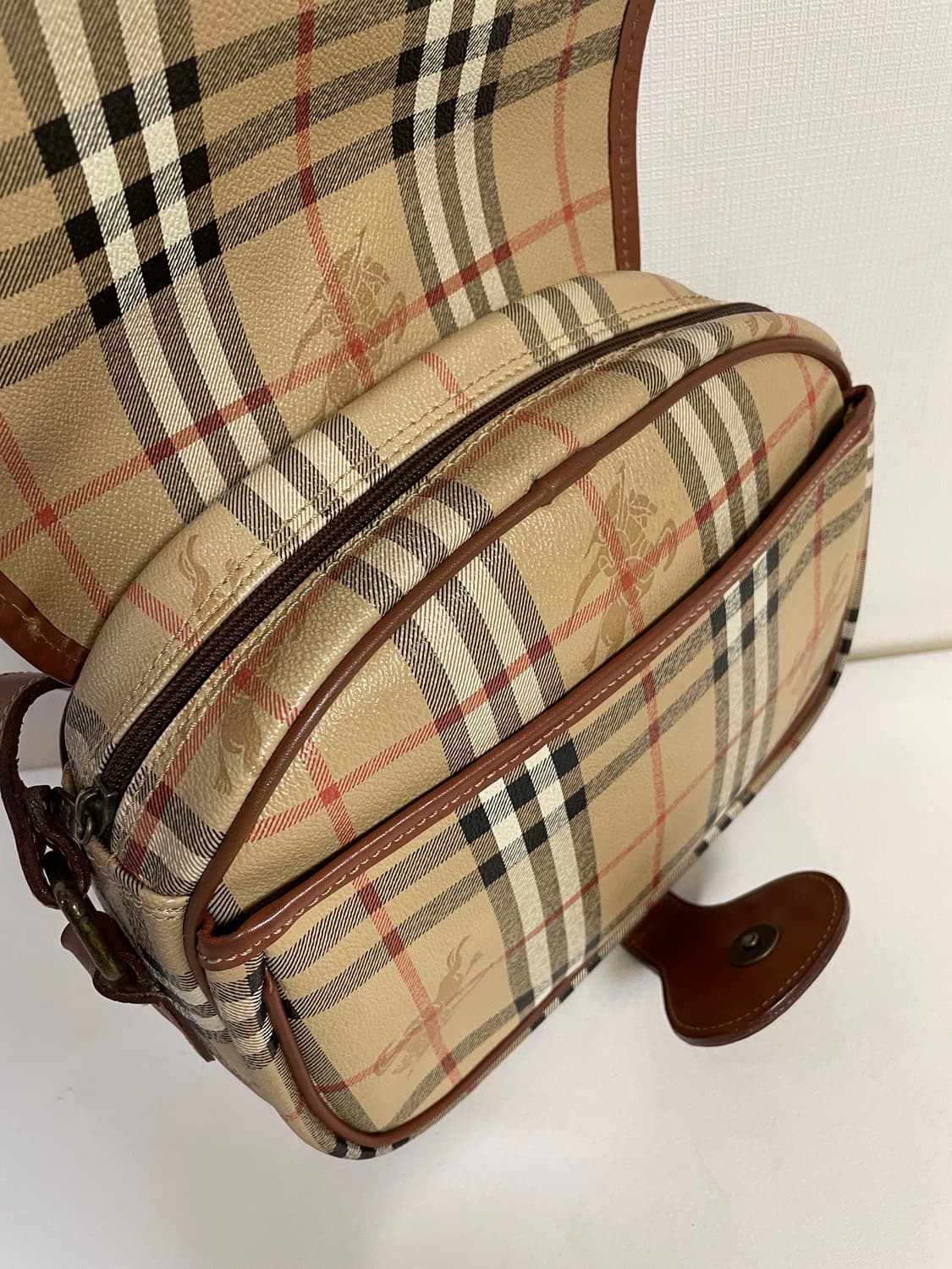 버버리 정품 노바 체크 크로스백 상품이미지7