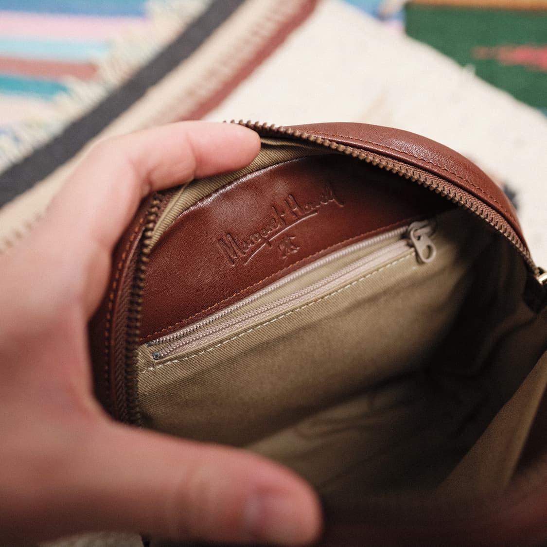 마가렛호웰 올드라벨 레더 스몰 백 상품이미지6