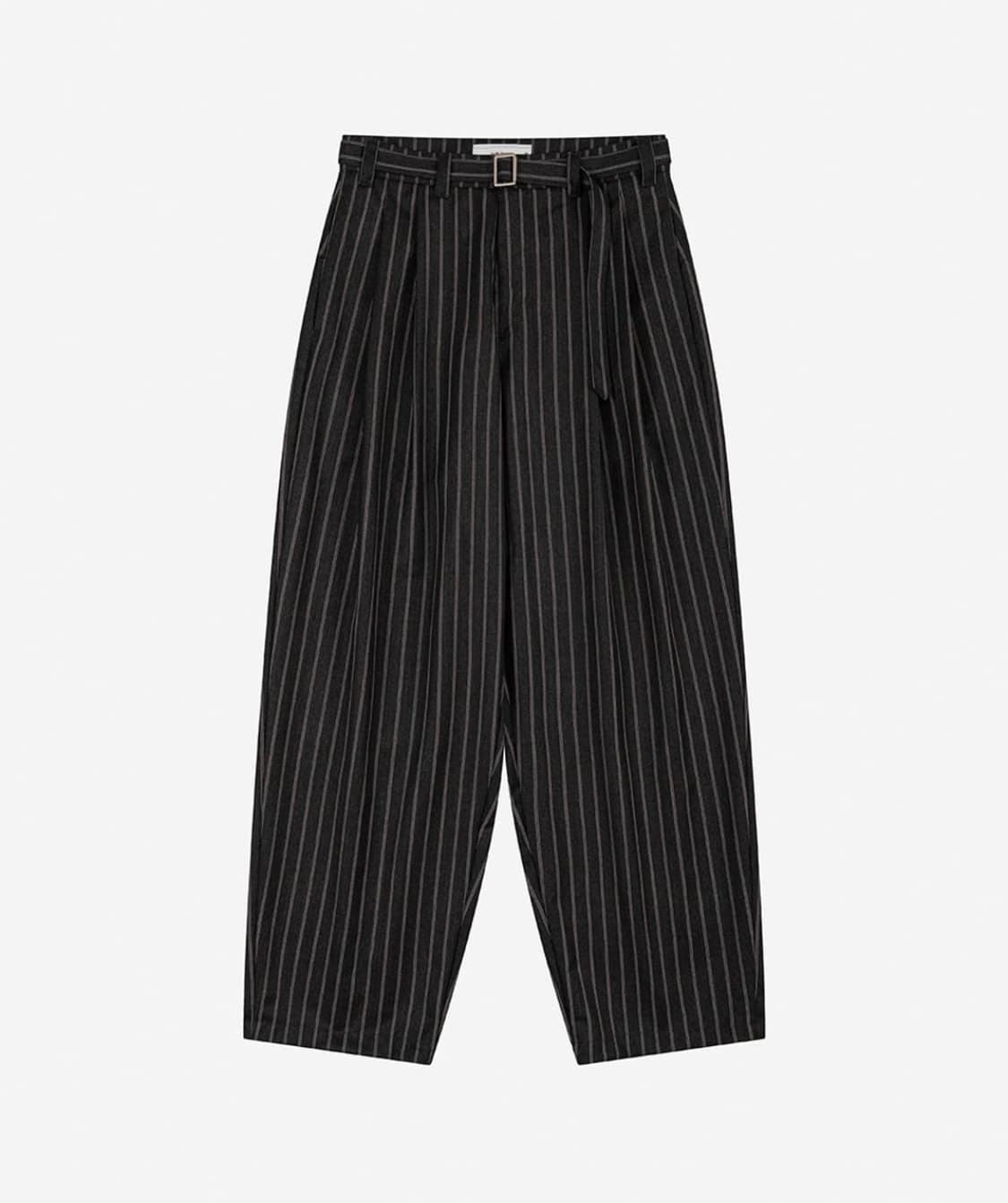 웨이비이스 벨티드 투턱 트라우저 차콜 스트라이프 상품이미지1