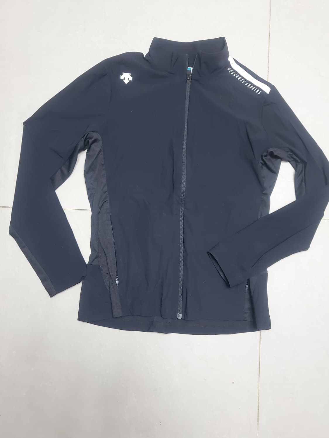 데상트 여성 블랙 집업 L(92) 상품이미지1