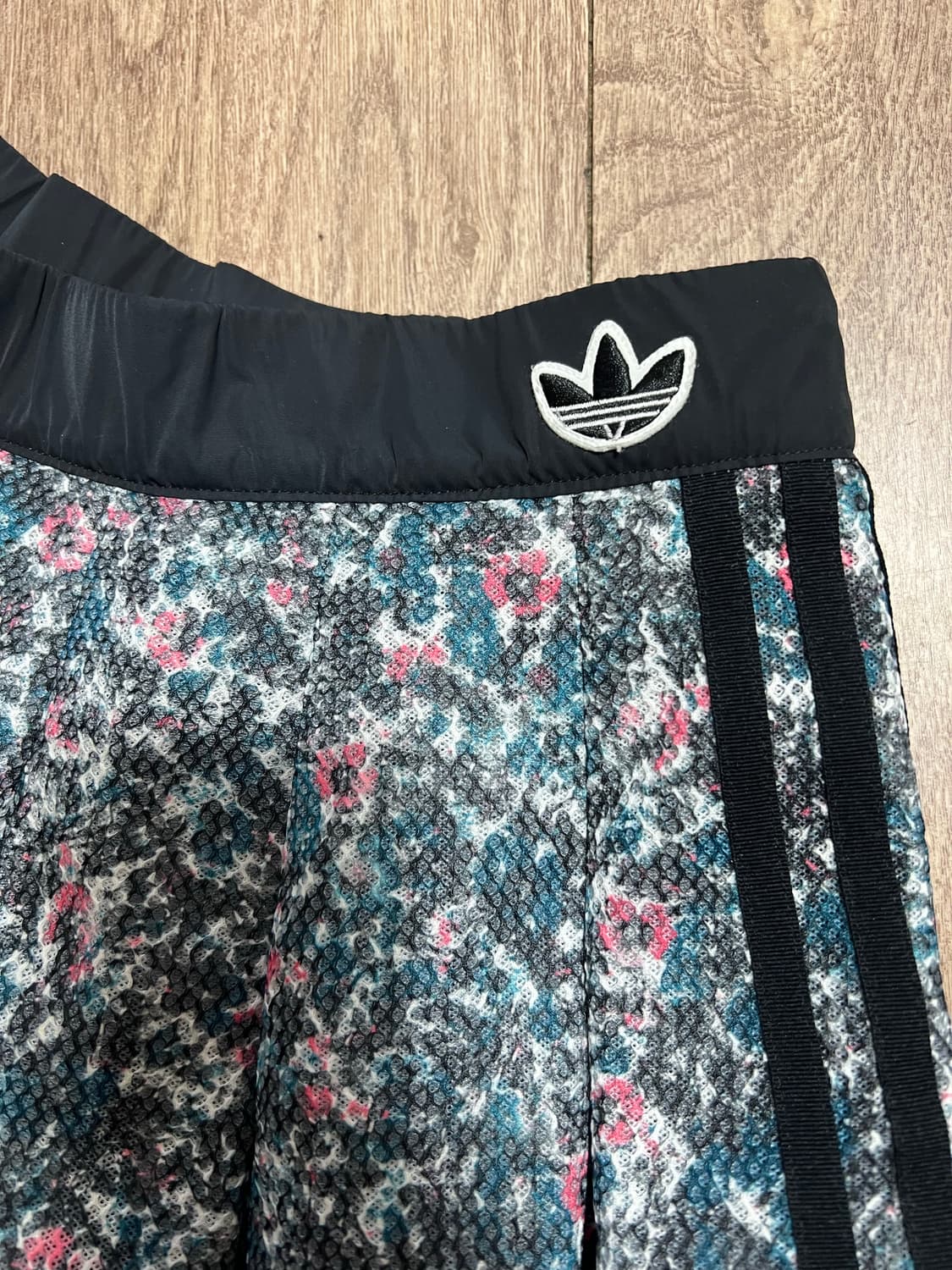 아디다스 플라워패턴 미디스커트 상품이미지3