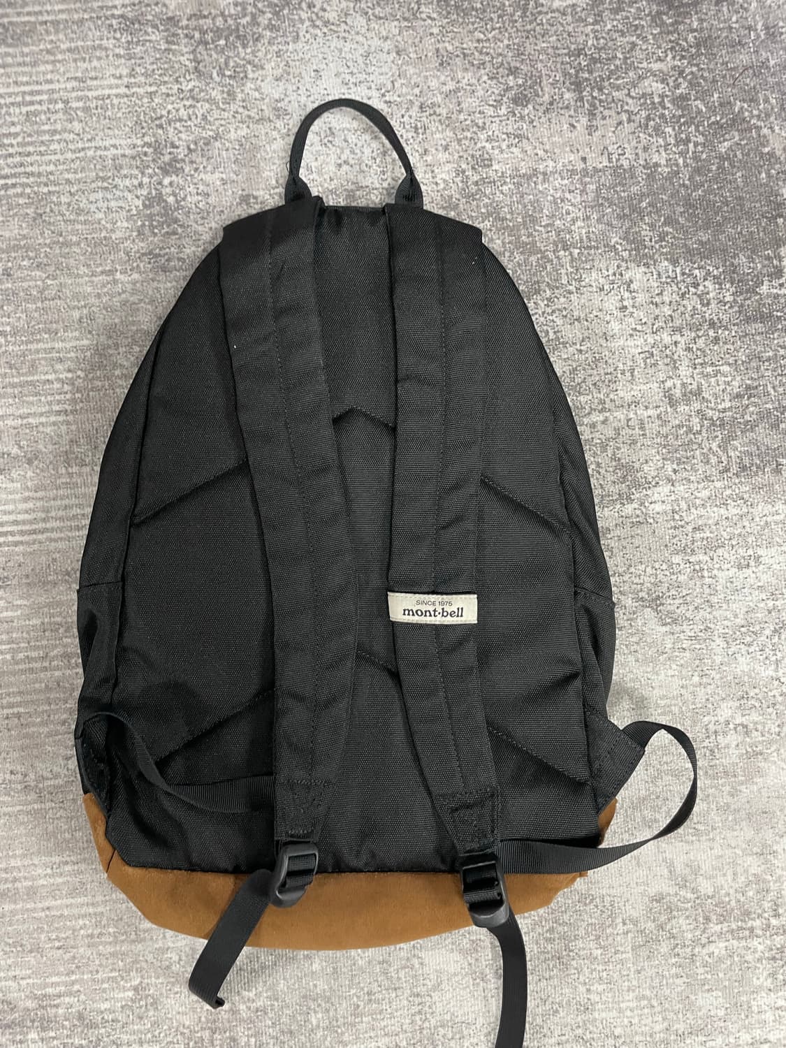 mont- bell 스웨이드 배색 백팩 상품이미지5