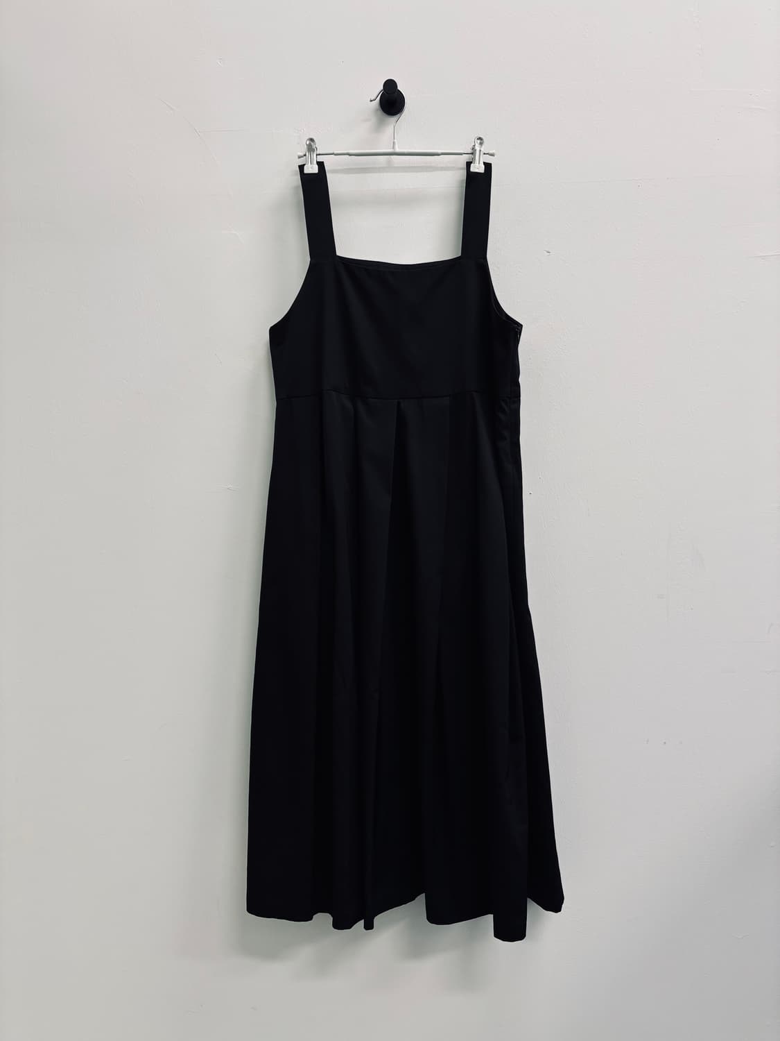 유노이아(eunoia) 스트링 턱 드레스 블랙 상품이미지2