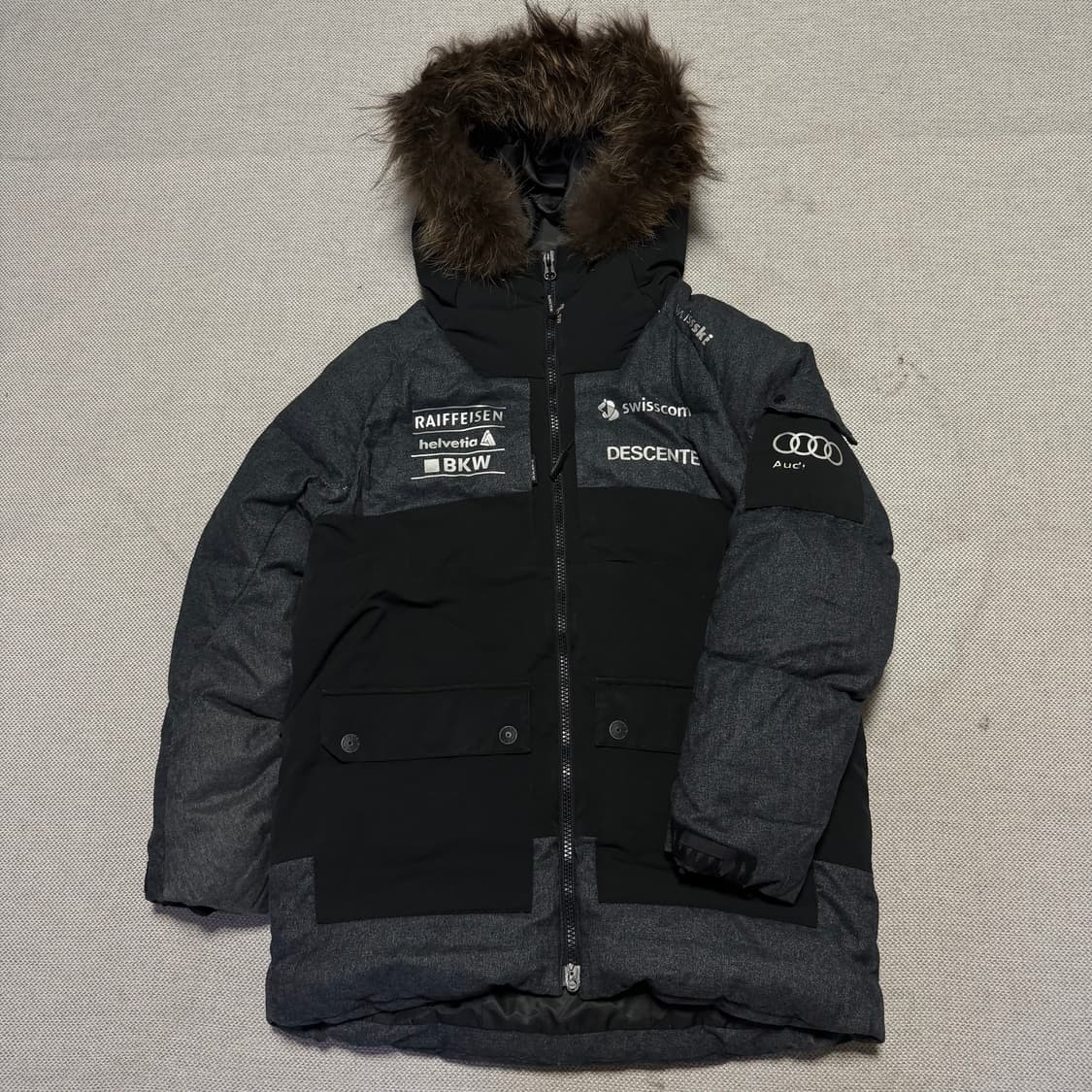 데상트 아우디 패딩 파카 상품이미지1