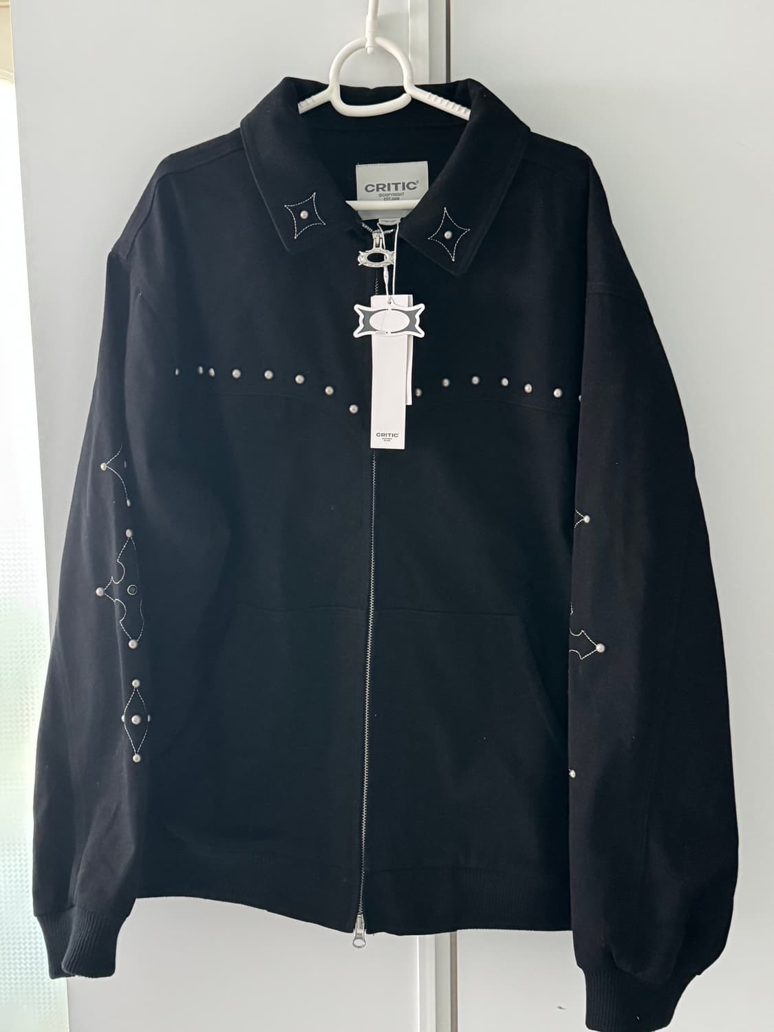 크리틱 자켓 상품이미지1