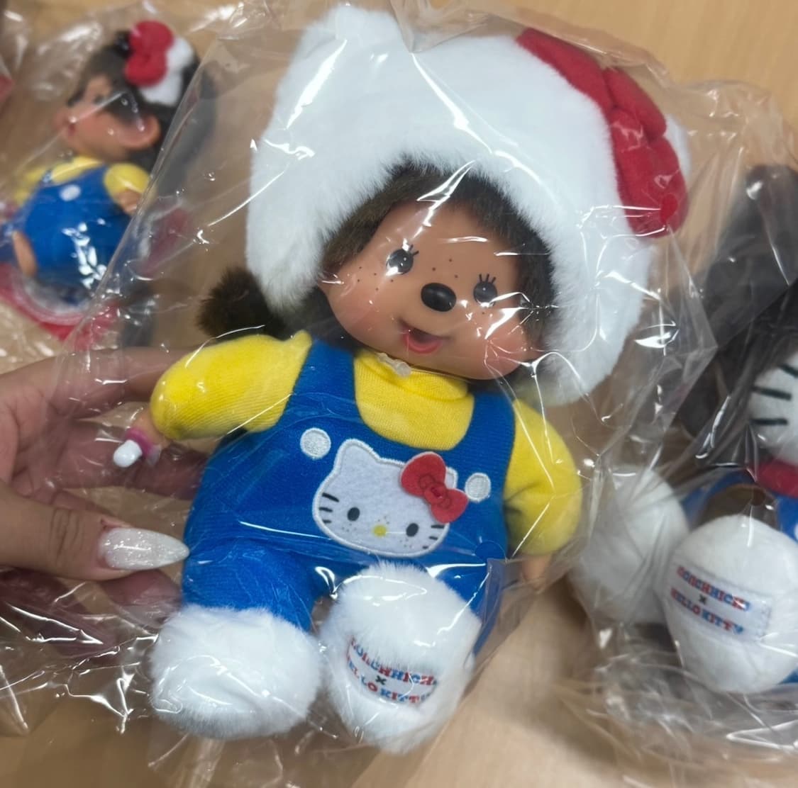 몬치치 X 헬로키티 콜라보 인형 2종 세트 상품이미지2
