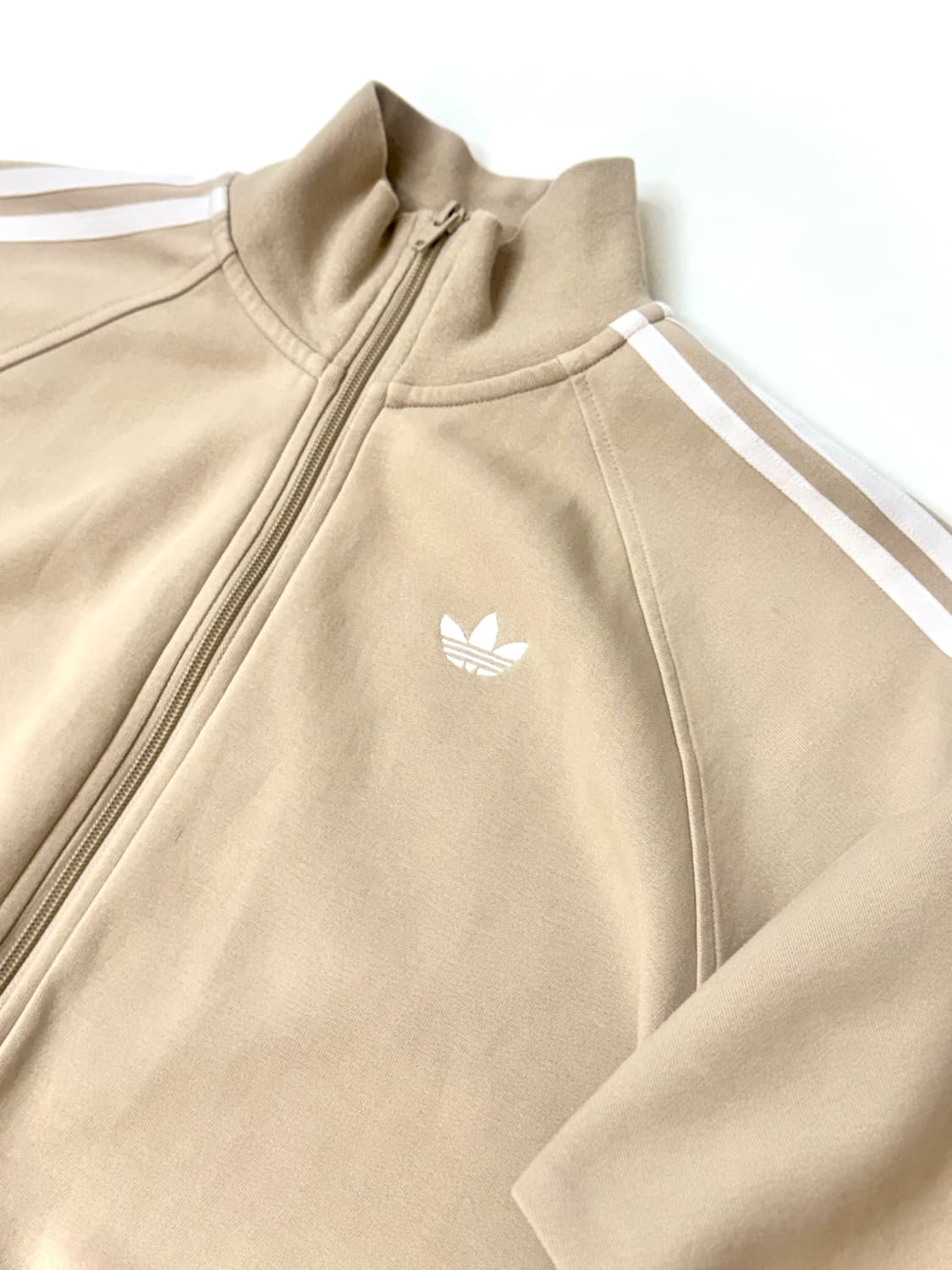 Adidas 아디다스 오리지널스 베이지색상 트랙탑 상품이미지1