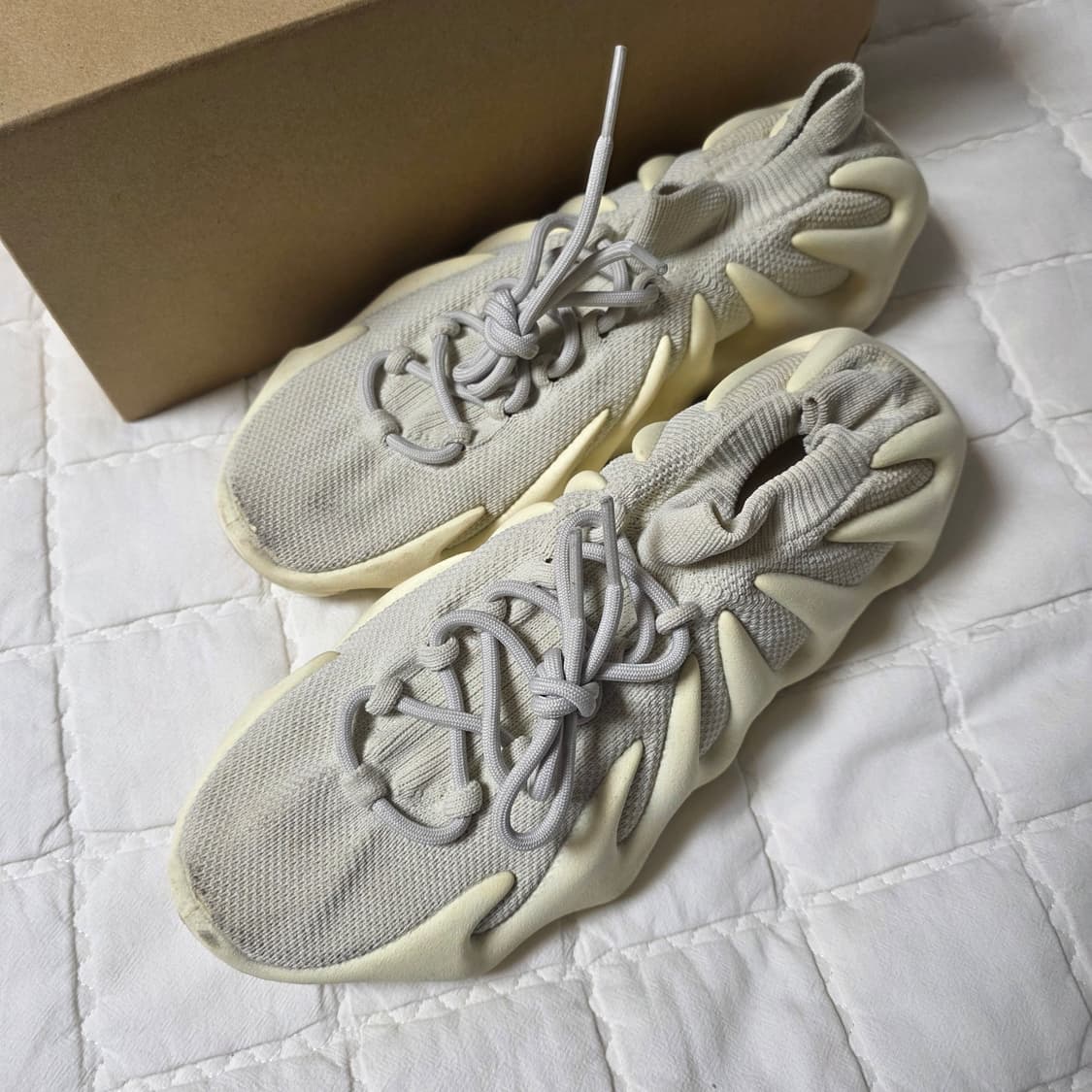 (중고) 아디다스 이지 450 클라우드 화이트 285사이즈 상품이미지2