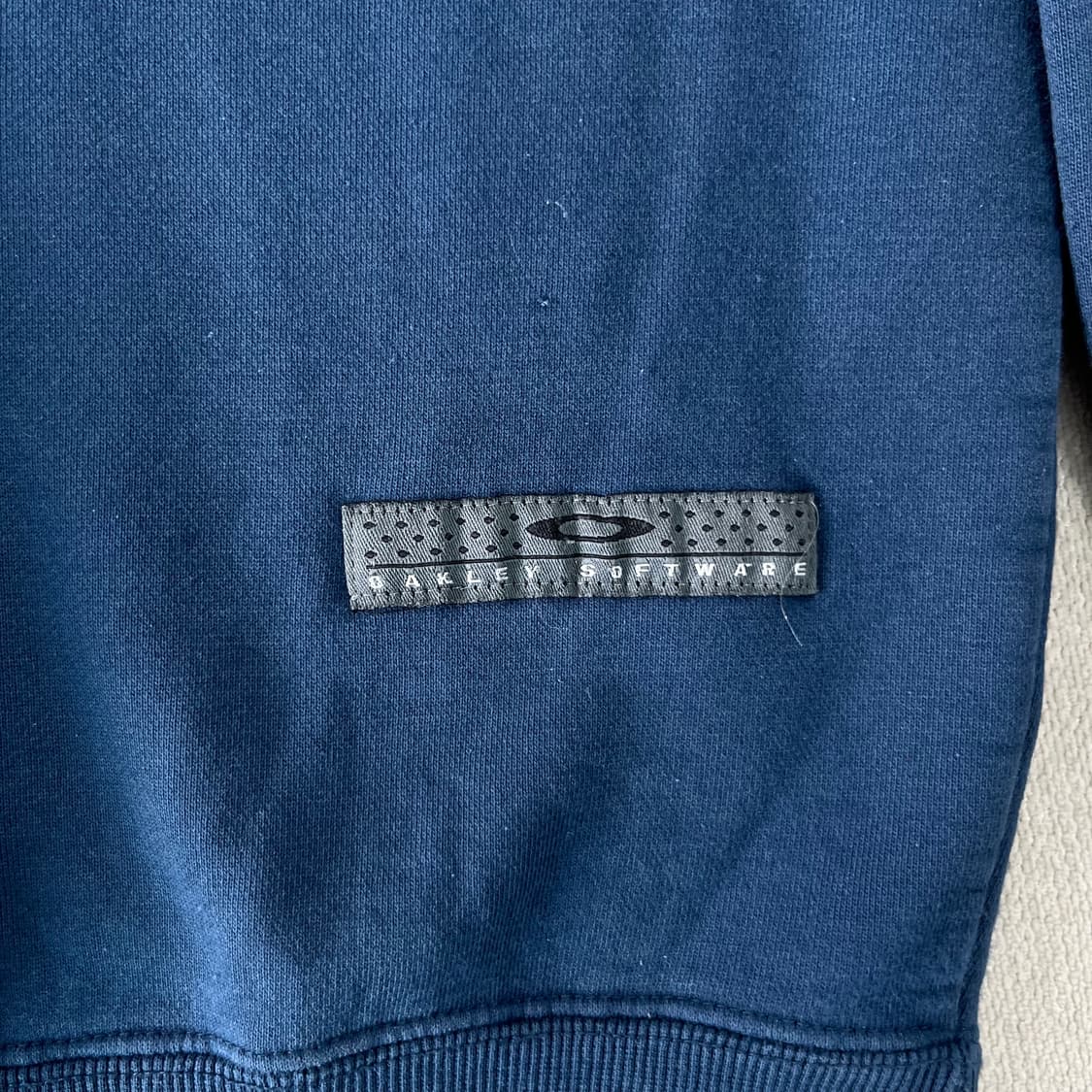 105 오클리 00s 아카이브 입체 프린팅 스웻셔츠 상품이미지5