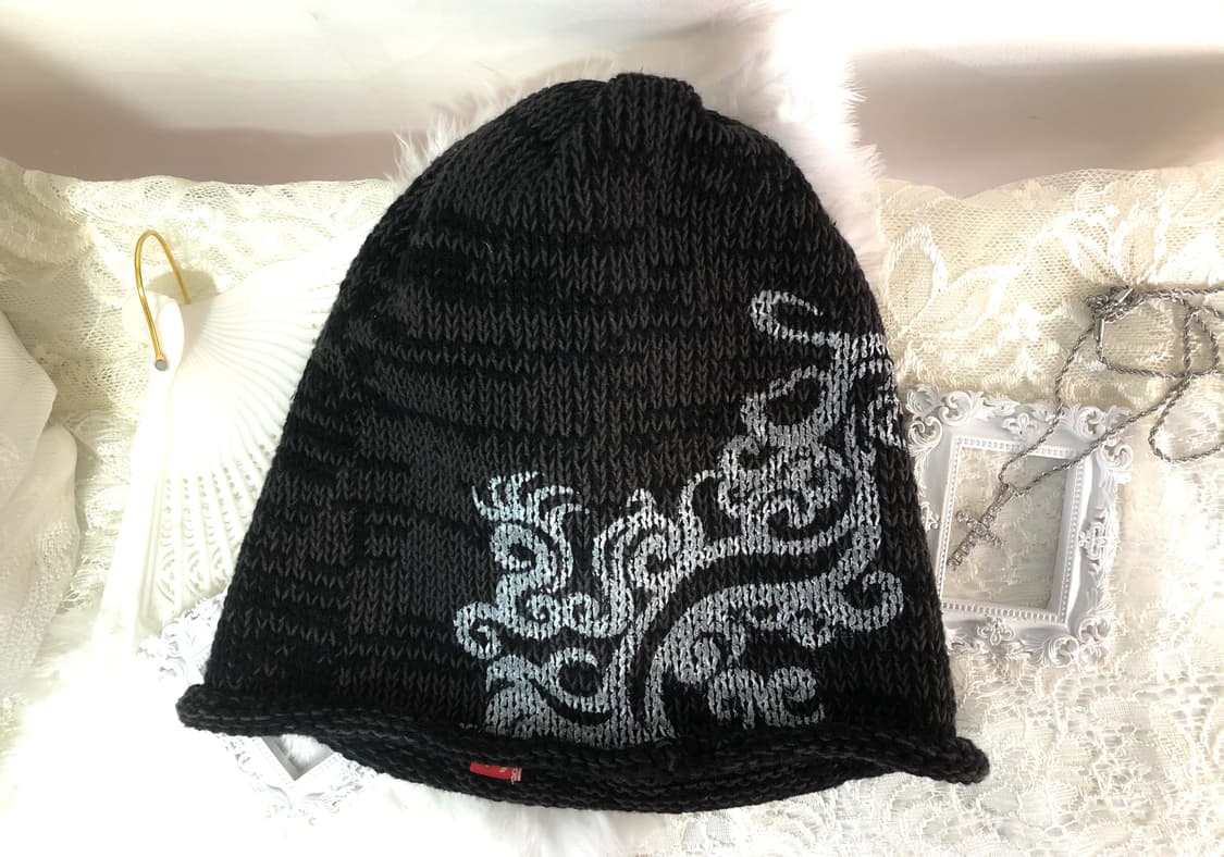 charcoal abstract drawing beanie 상품이미지3